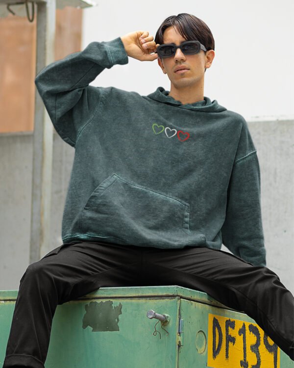 Bluza oversize z kapturem <br>Serca w kolorach Włoch <br>Haft, Efekt sprania